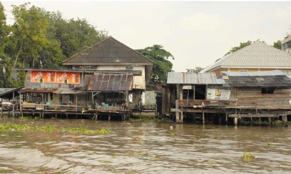 Residence On The Banks of the Cho Phraya River Bangkok